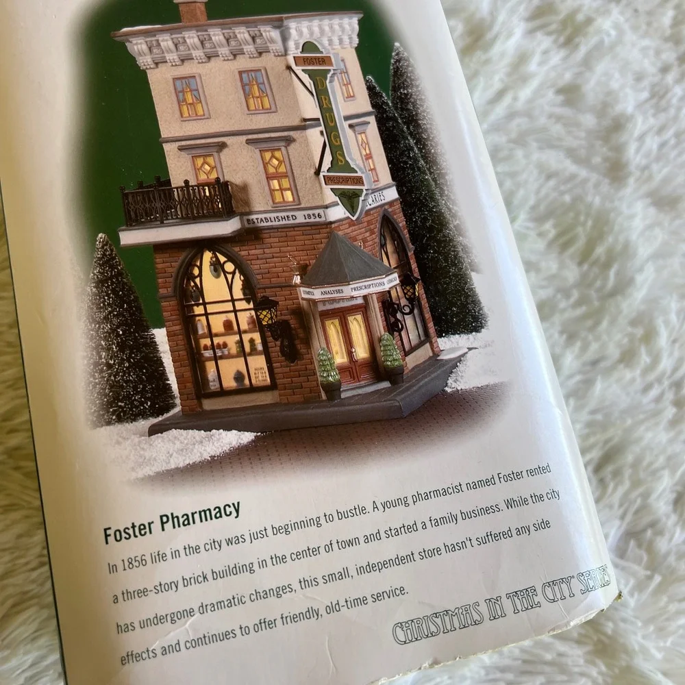Department 56 Christmas in the City FOSTER PHARMACY 58916 Village Complete
